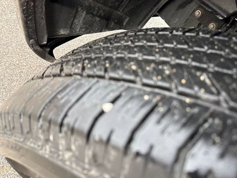 Certified 2017 RAM 1500 Express image 29