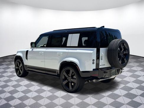 New 2026 Land Rover Defender 110 X-Dynamic SE AWD/4WD image 3