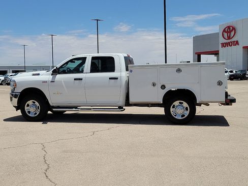 Used 2022 RAM 3500 Tradesman w/ Chrome Appearance Group AWD/4WD image 2