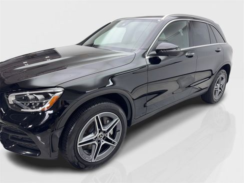 Used 2022 Mercedes-Benz GLC 300 w/ AMG Line image 11