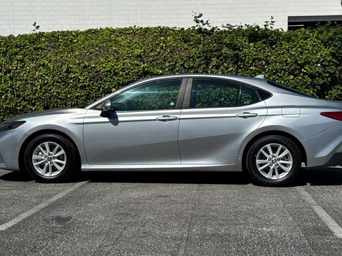 Used 2025 Toyota Camry LE FWD image 9