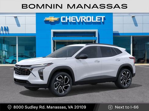 New 2026 Chevrolet Trax RS w/ Sunroof Package FWD image 3