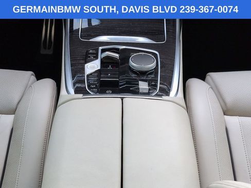 Used 2025 BMW X7 M60i AWD/4WD image 21