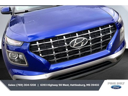 Used 2023 Hyundai Venue SEL FWD image 24