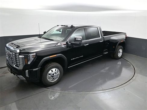 New 2026 GMC Sierra 3500 Denali w/ Denali Reserve Package image 13