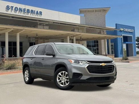 Used 2021 Chevrolet Traverse LS FWD image 1