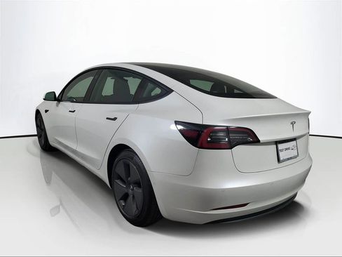Used 2021 Tesla Model 3 Standard Range Plus image 4