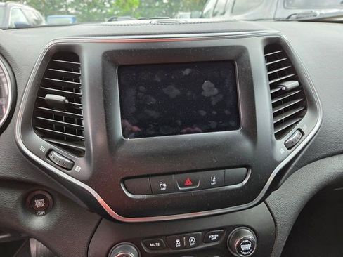 Used 2021 Jeep Cherokee Latitude Lux AWD/4WD image 7