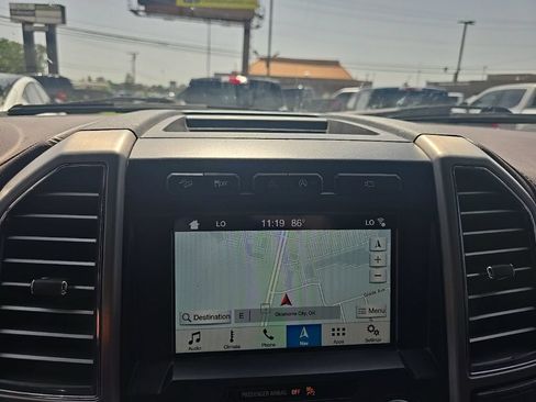Used 2017 Ford F150 Platinum w/ Equipment Group 701A Luxury AWD/4WD image 17