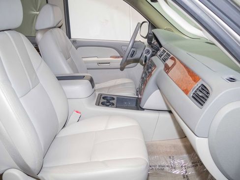 Used 2008 Chevrolet Tahoe LT w/ LT Preferred Equipment Group image 16