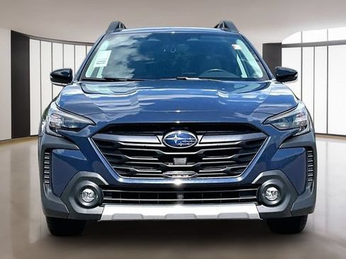 Used 2025 Subaru Outback Limited AWD/4WD image 2