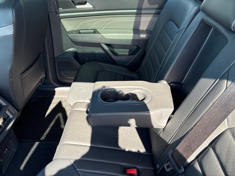 Used 2023 Volkswagen Atlas SEL Premium AWD/4WD image 16
