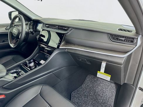 New 2026 Jeep Grand Cherokee L Limited AWD/4WD image 38