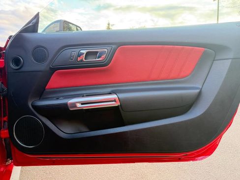 Used 2017 Ford Mustang Premium image 21