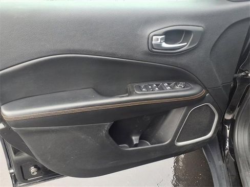 Used 2019 Jeep Compass Limited image 11