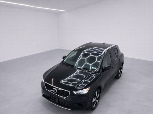 Used 2019 Volvo XC40 T5 Momentum image 35