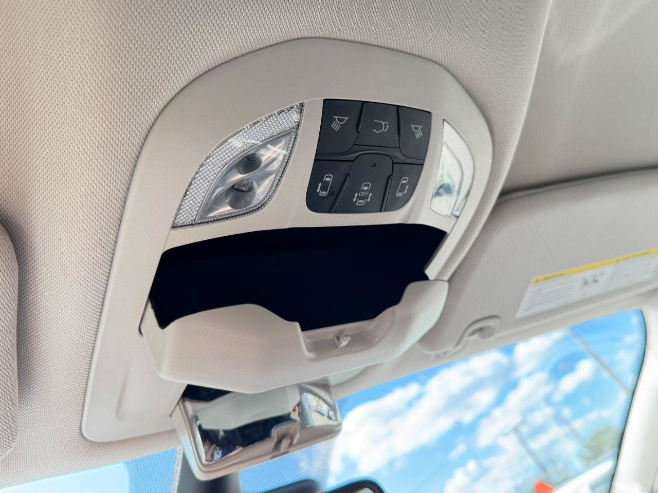 Used 2024 Chrysler Pacifica Limited FWD image 63