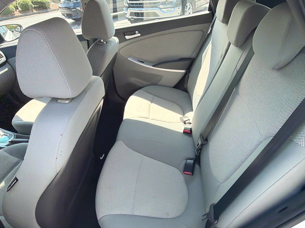 Used 2013 Hyundai Accent GS FWD image 6