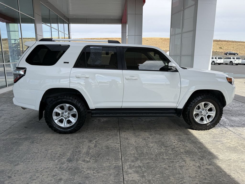 Used 2020 Toyota 4Runner SR5 Premium w/ Moonroof Package AWD/4WD image 11