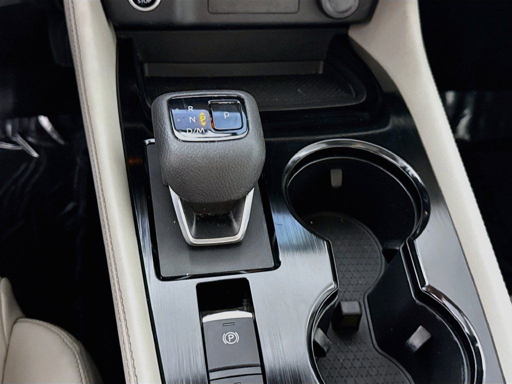 Certified 2021 Nissan Rogue SL w/ Premium Package FWD image 11
