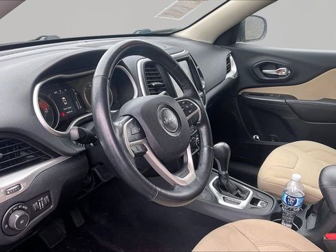 Used 2016 Jeep Cherokee Latitude w/ Safety/Convenience Group image 20