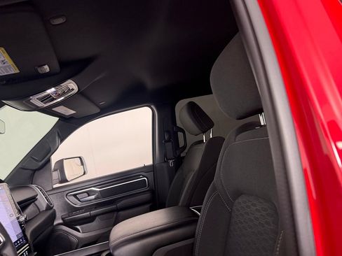 Used 2025 RAM 1500 Big Horn AWD/4WD image 24