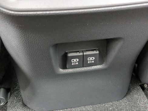 Used 2019 Toyota RAV4 XLE w/ Convenience Package image 16