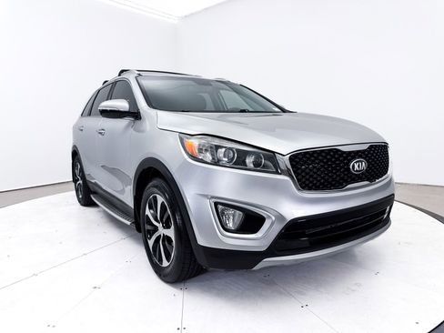 Used 2018 Kia Sorento EX image 12