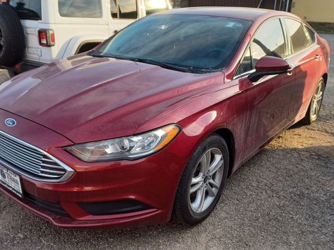Used 2018 Ford Fusion SE w/ Fusion SE Technology Package image 1