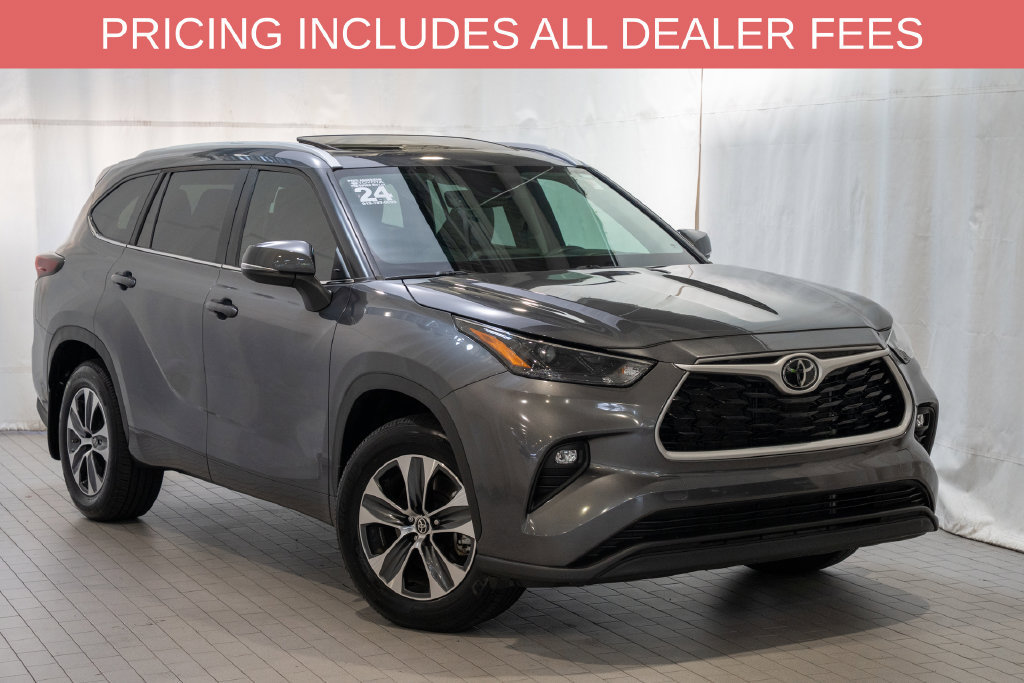 Used 2024 Toyota Highlander XLE FWD image 1