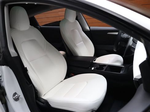 Used 2023 Tesla Model 3 Standard Range image 55