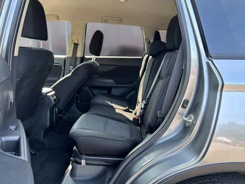 Used 2020 Mitsubishi Outlander ES AWD/4WD image 22