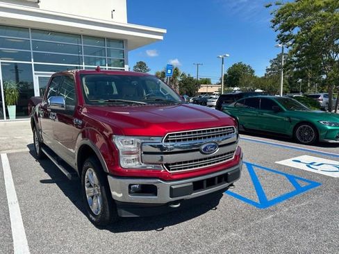 Used 2018 Ford F150 Lariat w/ Equipment Group 502A Luxury AWD/4WD image 4