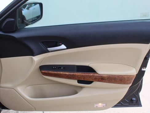 Used 2011 Honda Accord EX image 33