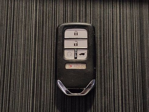 Used 2018 Honda Pilot Touring image 32