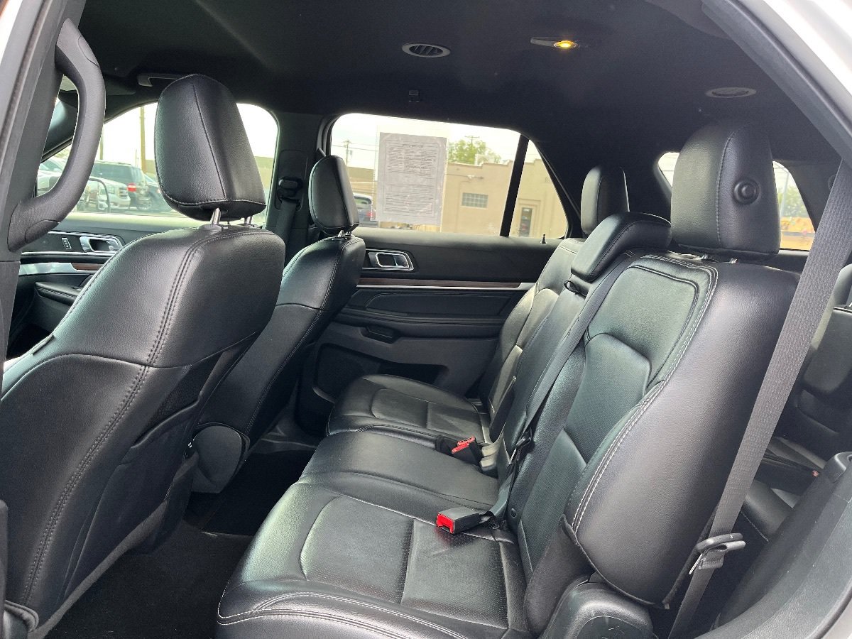 Used 2019 Ford Explorer Limited w/ Class III Trailer Tow Package FWD image 13