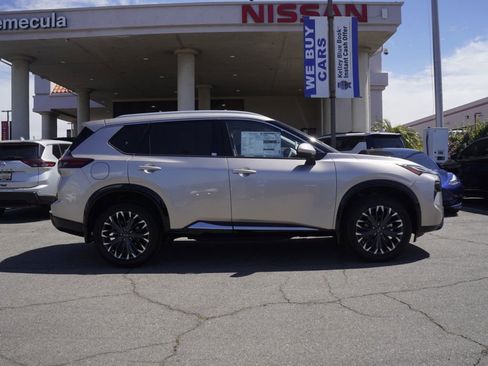 New 2026 Nissan Rogue Platinum AWD/4WD image 3
