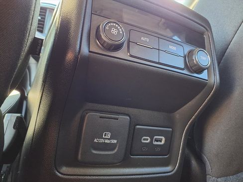 Used 2023 GMC Acadia SLE w/ Driver Convenience Package image 28