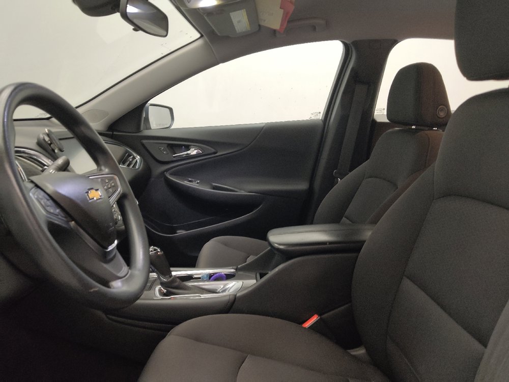 Used 2018 Chevrolet Malibu LT FWD image 17