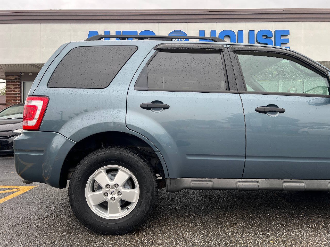 Used 2010 Ford Escape XLT FWD image 40