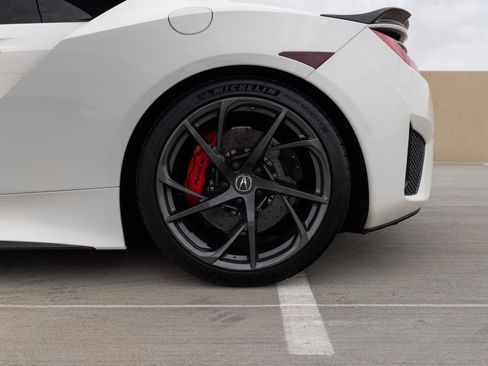 Used 2017 Acura NSX image 28