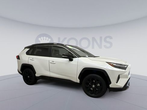 Used 2023 Toyota RAV4 XSE AWD/4WD image 10