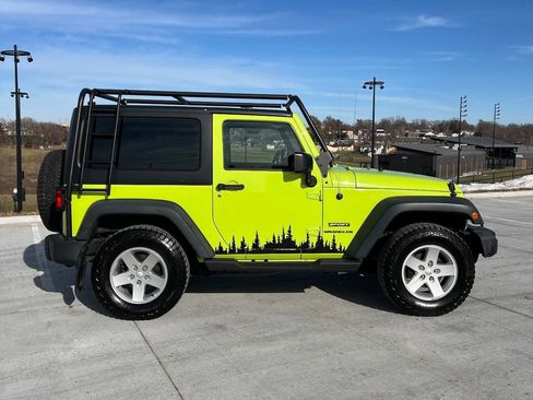 Used 2016 Jeep Wrangler Sport w/ Quick Order Package 24S AWD/4WD image 5