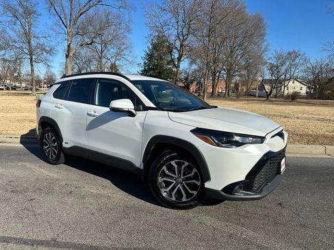 Used 2023 Toyota Corolla Cross S image 2