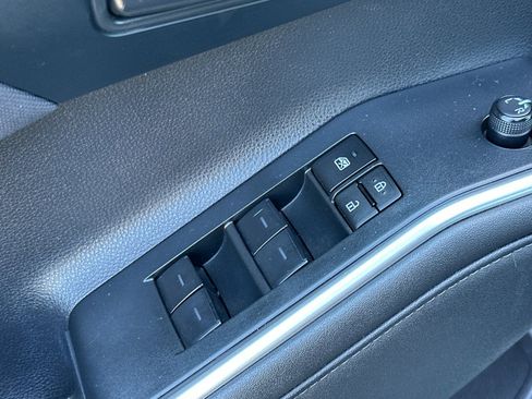 Used 2024 Toyota Highlander LE image 11