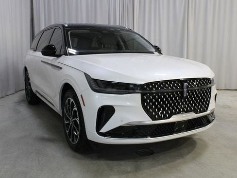 New 2026 Lincoln Nautilus Reserve AWD/4WD image 38