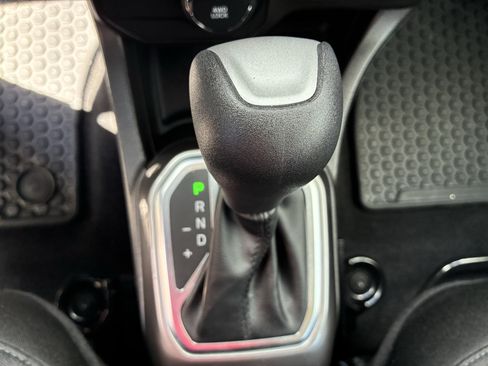 Used 2022 Jeep Renegade Latitude AWD/4WD image 21