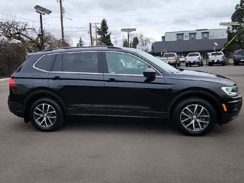 Used 2019 Volkswagen Tiguan SE image 9