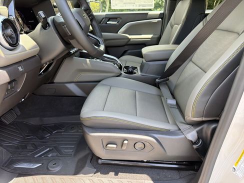 New 2026 Chevrolet Colorado ZR2 w/ Technology Package AWD/4WD image 9