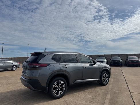 Certified 2023 Nissan Rogue SV FWD image 23